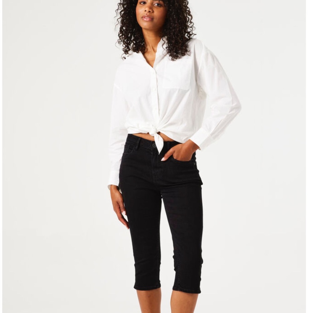 Garcia Women's Black Cropped Jeans